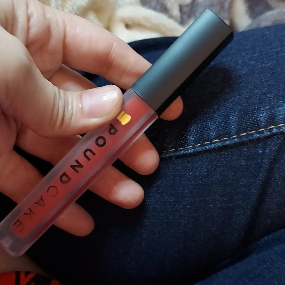Pound cake red velvet cake batter lipstick - Picture 2 of 3